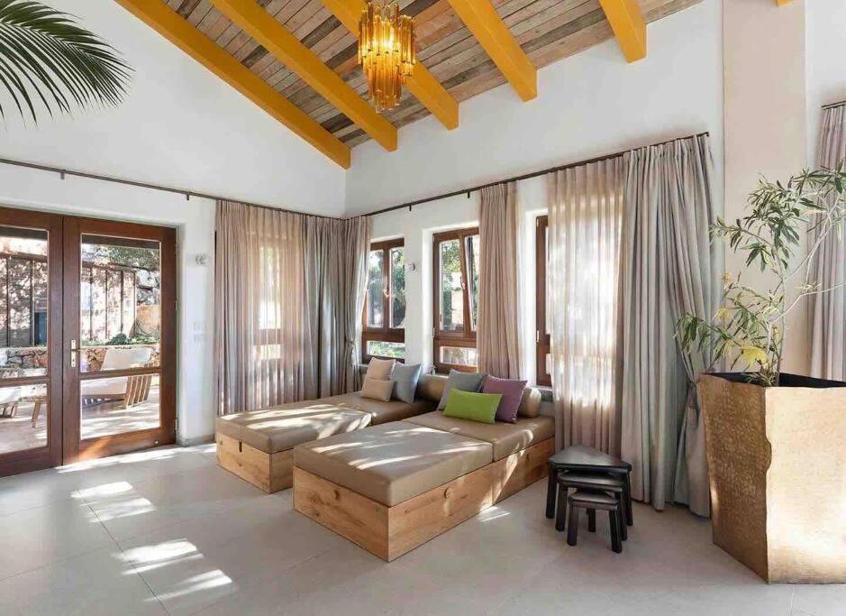 Azamra Amirim Villa Exterior photo